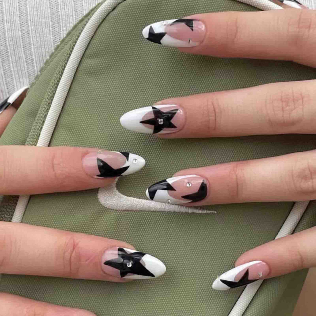 No.F140 Black Rhinestones Fingernails Patch 24pcs/Set