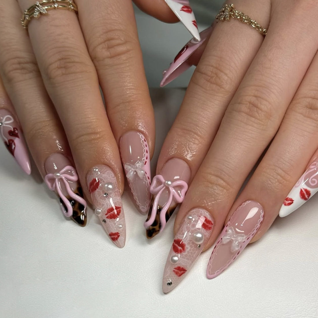 No.VN73 Valentine’s Red Lip Print Press-On Nails Set (24 Pcs)