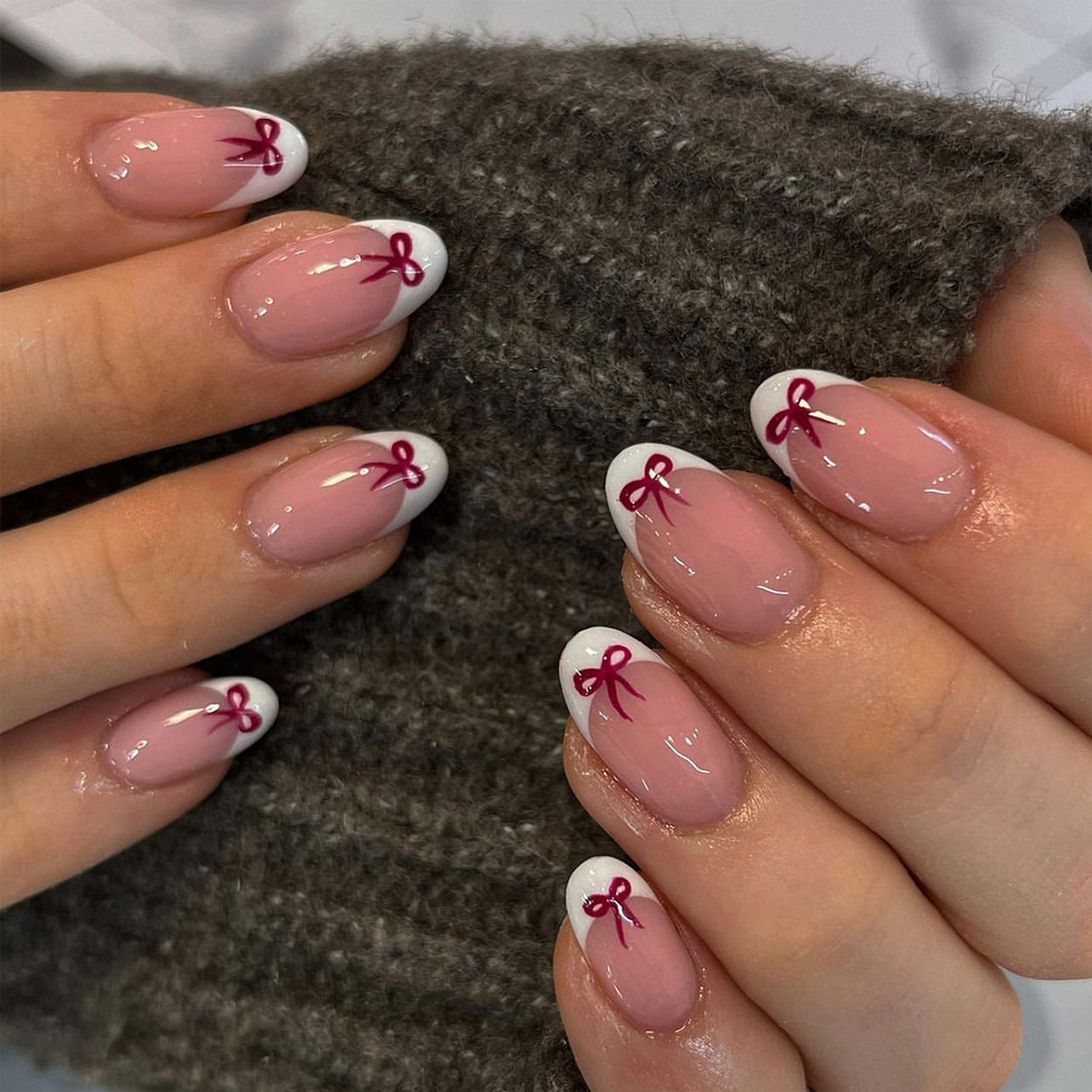 No.VN64 Valentine’s Bow Press-On Nails Set (24 Pcs)