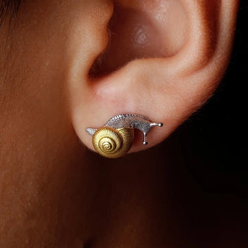 No.ER1 A pair Snail Earrings